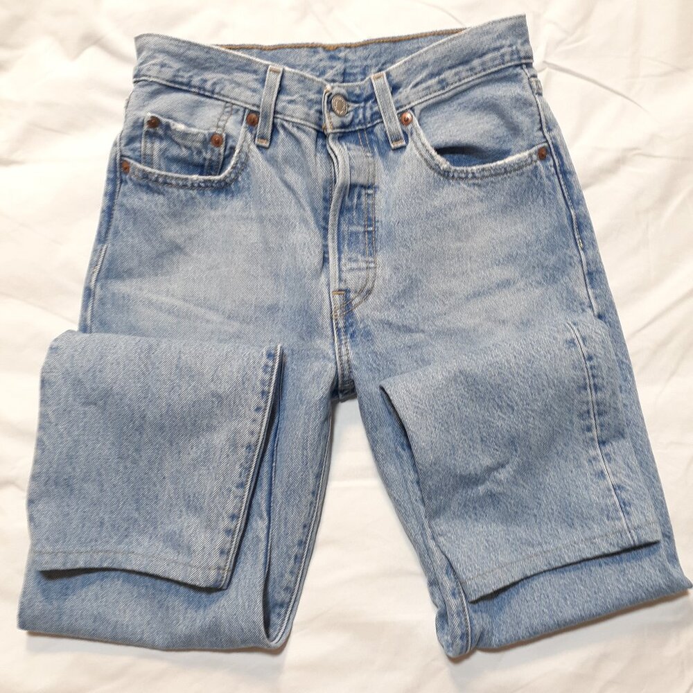 Levis 501 Straight Leg Button Fly Jeans W25 L30 Light Blue 125010373